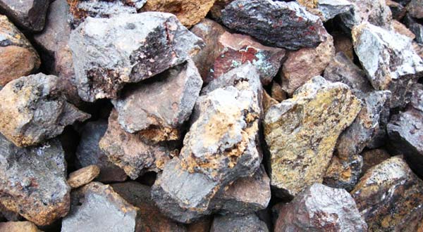 一般加工铁矿石要用什么破碎磨粉设备